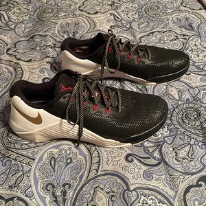 Nike Metcon 5. Women’s size 9